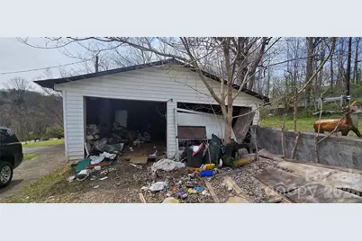 1114 Regal Place NW, Lenoir, NC 28645 - Photo 3