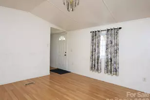 134 Lynns Ln, Statesville, NC 28677 - Photo 7