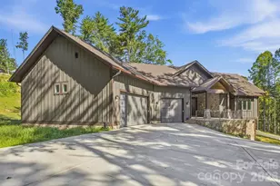 246 Northview Dr, Hendersonville, NC 28791 - Photo 3