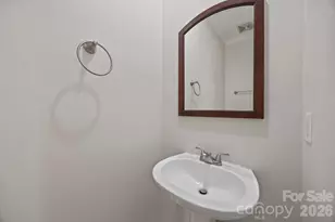 212 S Cedar St, Charlotte, NC 28202 - Photo 11