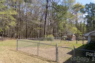 300 Carlisle Ave, Winnsboro, SC 29180 - Photo 33