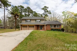 300 Carlisle Ave, Winnsboro, SC 29180 - Photo 3