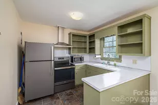 202 Clark St, Morganton, NC 28655 - Photo 11