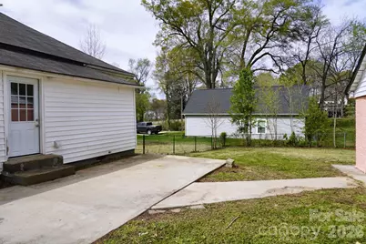 415 E Georgia Avenue, Bessemer City, NC 28016 - Photo 23
