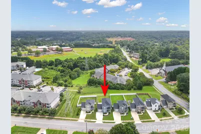 2636 2nd Street NE, Hickory, NC 28601 - Photo 3