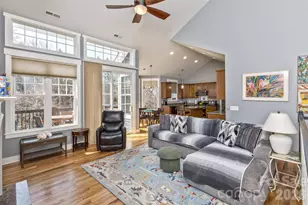 37 Creekside View Dr, Asheville, NC 28804 - Photo 9