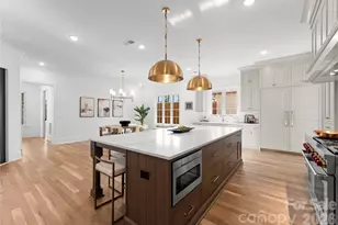 154 N Canterbury Rd, Charlotte, NC 28211 - Photo 25