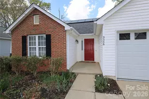 9506 Scotland Hall Ct, Charlotte, NC 28277 - Photo 3
