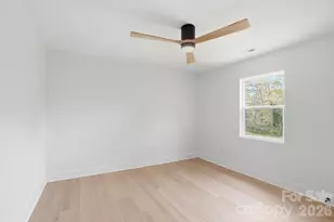 2011 E Barden Rd, Charlotte, NC 28226 - Photo 39