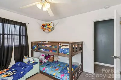 660 S Peace Haven Road, Winston Salem, NC 27103 - Photo 23