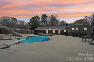 660 S Peace Haven Rd, Winston Salem, NC 27103 - Photo 3