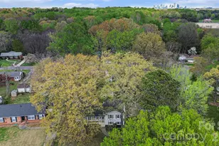 2233 Stonewood Dr, Charlotte, NC 28210 - Photo 31