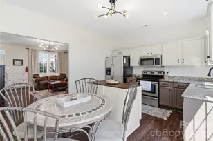 7712 Grapetree Ct, Charlotte, NC 28215 - Photo 7