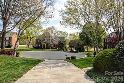 8224 Glamorgan Lane, Matthews, NC 28104 - Photo 5