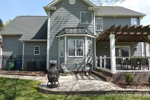 8224 Glamorgan Ln, Matthews, NC 28104 - Photo 7