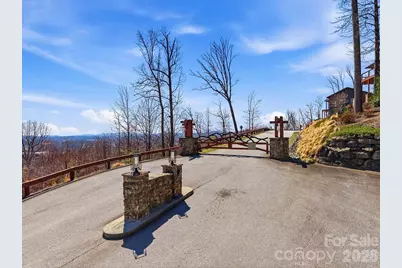 367 Curtain Bluff, Hendersonville, NC 28791 - Photo 17