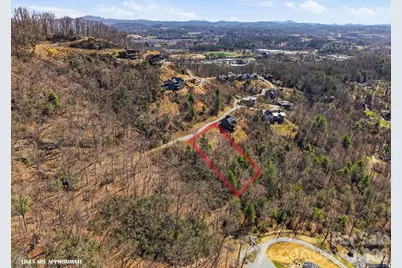 367 Curtain Bluff, Hendersonville, NC 28791 - Photo 5