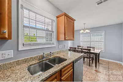 255 19th Avenue SE, Hickory, NC 28602 - Photo 5