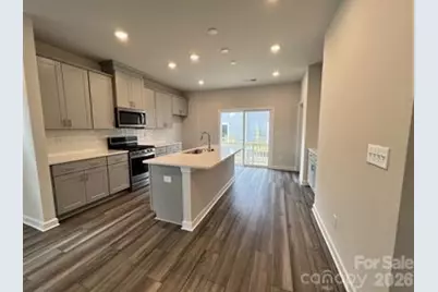 3754 Memorial Parkway, Charlotte, NC 28217 - Photo 5