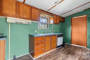 5624 R & R Farm Rd, Connelly Springs, NC 28612 - Photo 9