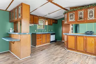 5624 R & R Farm Rd, Connelly Springs, NC 28612 - Photo 3