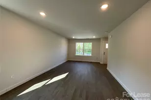 128 18th Street Pl NW, Hickory, NC 28601 - Photo 3