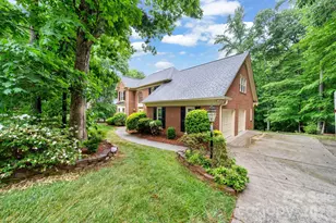 5215 Silchester Ln, Charlotte, NC 28215 - Photo 3