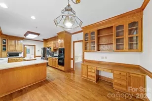 5215 Silchester Ln, Charlotte, NC 28215 - Photo 15