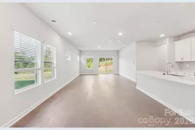 1330 30th Street Lane NE, Hickory, NC 28613 - Photo 5