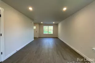 130 18th St Pl NW, Hickory, NC 28601 - Photo 3