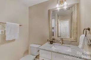 9411 Kings Falls Dr, Charlotte, NC 28210 - Photo 17
