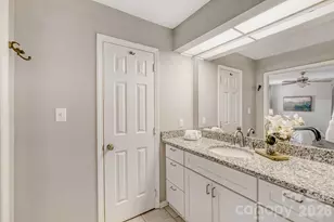 9411 Kings Falls Dr, Charlotte, NC 28210 - Photo 13