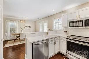 9411 Kings Falls Dr, Charlotte, NC 28210 - Photo 9