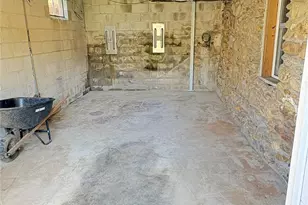 212 Holtzclaw St, Canton, NC 28716 - Photo 47