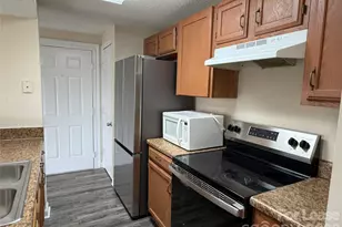 1604 Arlyn Cir, Charlotte, NC 28213 - Photo 5