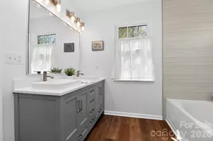 10729 Schooner Bay Ln, Charlotte, NC 28215 - Photo 21