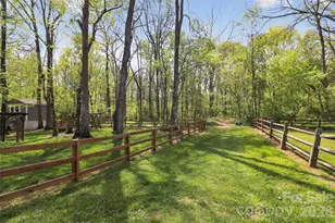 10729 Schooner Bay Ln, Charlotte, NC 28215 - Photo 37