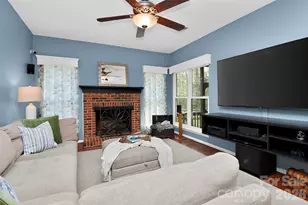 10729 Schooner Bay Ln, Charlotte, NC 28215 - Photo 15