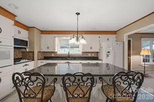 513 2nd Ave Pl NE, Conover, NC 28613 - Photo 11