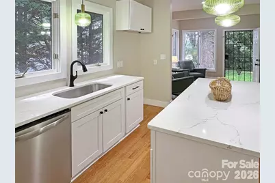 317 8th Street NW, Hickory, NC 28601 - Photo 9