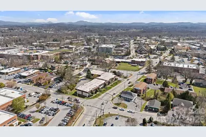 427 6th Avenue W #A11, Hendersonville, NC 28739 - Photo 31