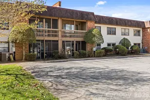 427 6th Ave W, Hendersonville, NC 28739 - Photo 1