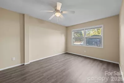 427 6th Avenue W #A11, Hendersonville, NC 28739 - Photo 17