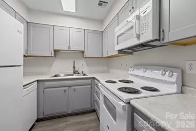 427 6th Avenue W #A11, Hendersonville, NC 28739 - Photo 7