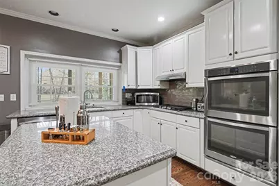 4615 Crownvista Drive, Charlotte, NC 28269 - Photo 9