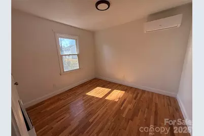 421 Honeywood Avenue, Charlotte, NC 28216 - Photo 9