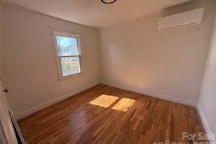 421 Honeywood Ave, Charlotte, NC 28216 - Photo 9