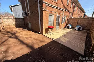 421 Honeywood Ave, Charlotte, NC 28216 - Photo 11