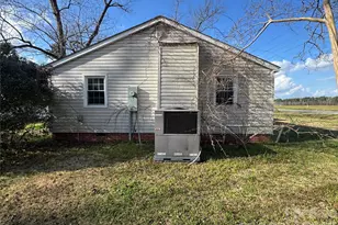 1097 Joe Brown Hwy N, Chadbourn, NC 28431 - Photo 5