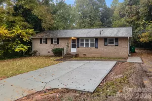 5300 Hickory Ln, Charlotte, NC 28216 - Photo 3
